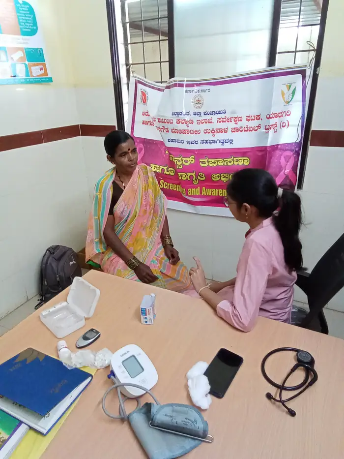 The screening team at work in a settlement of Shahapur taluk